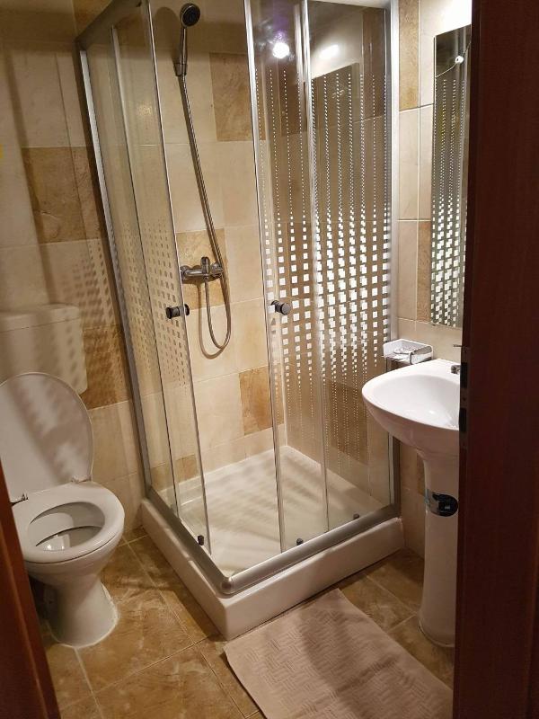 Standard Triple Room image 2