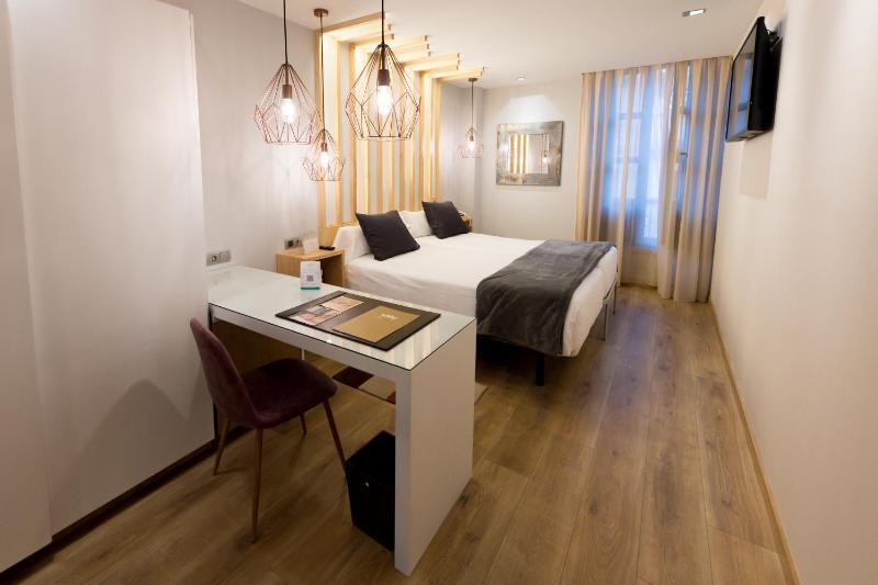 Hotel Fruela - image 1