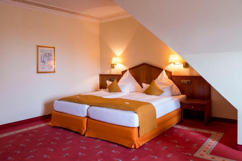 Double Room image 4