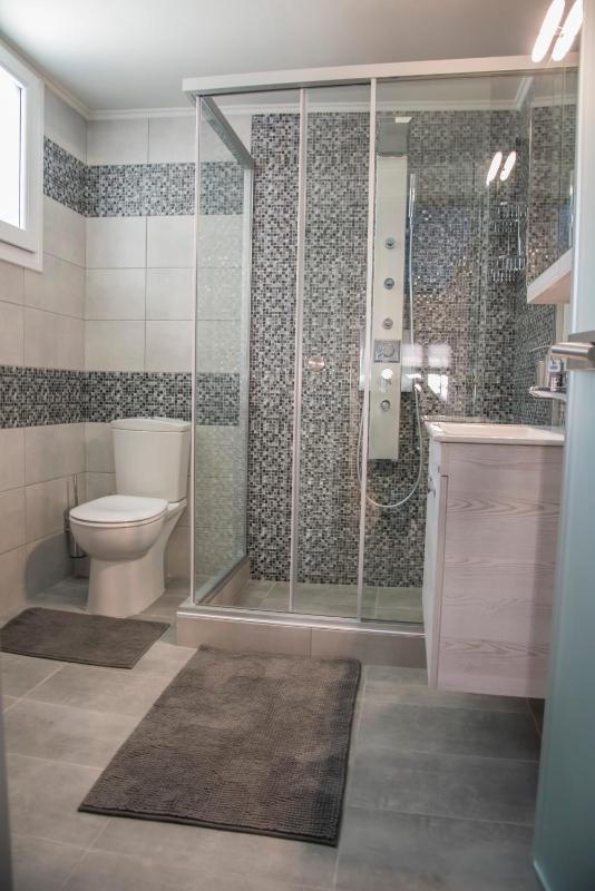 Leonidas House - image 50