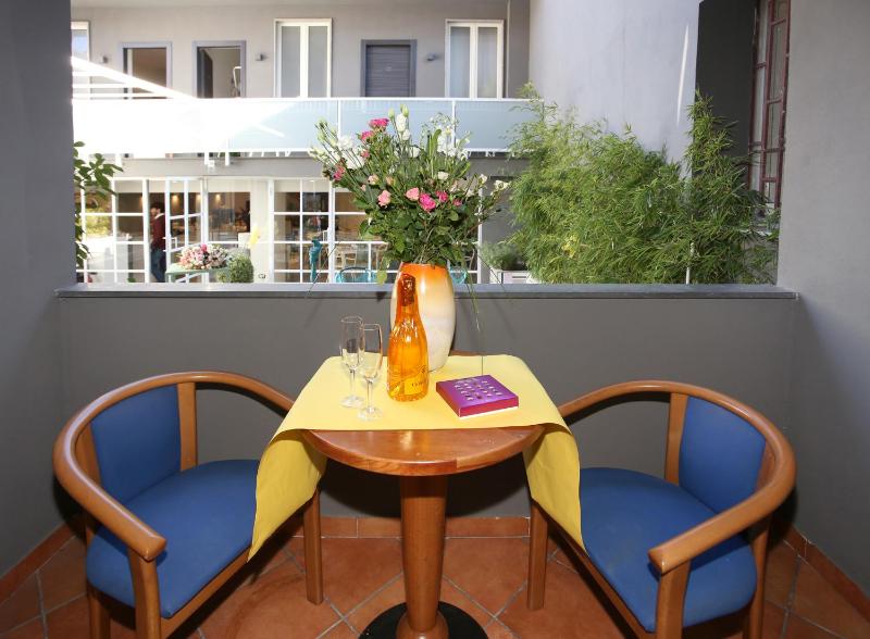 Junior Suite with Balcony image 3