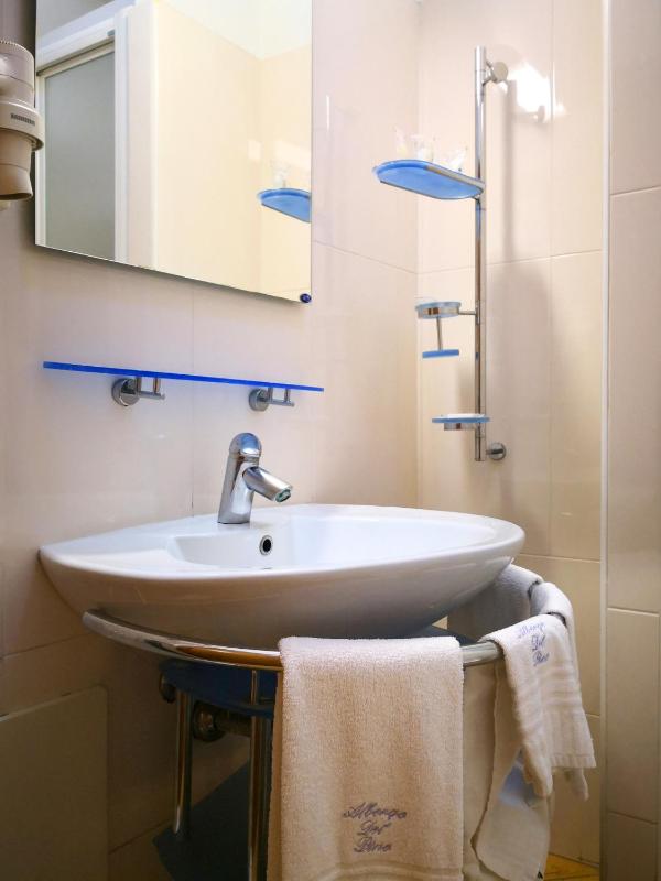 Junior Suite with Balcony image 1