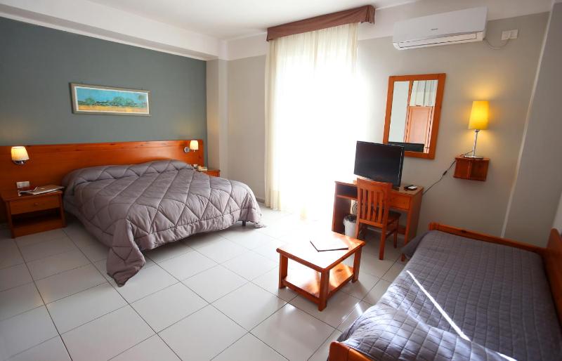 Budget Triple Room image 2