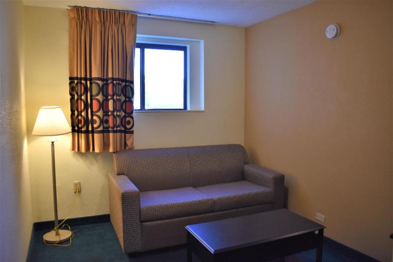 Deluxe Room with One Double Bed and Sofa Sleeper - Non-Smoking image 4
