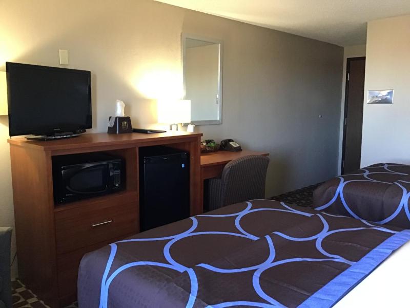 Queen Room with Two Queen Beds - Non-Smoking image 1