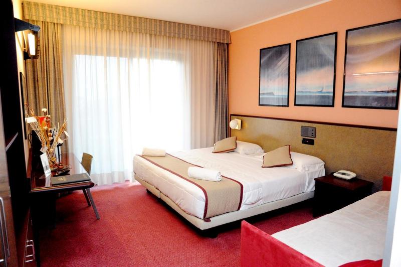 Double Room (1 Adult) image 3