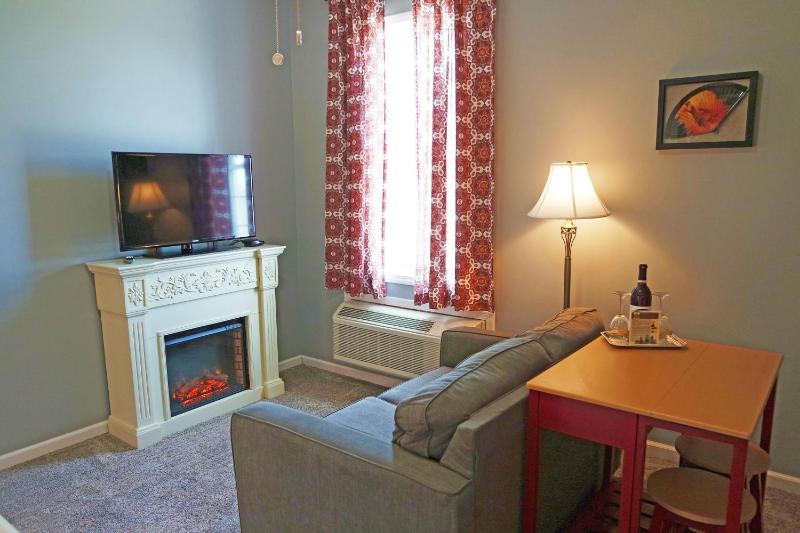 Deluxe Queen Room image 2