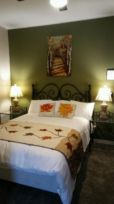 Deluxe Queen Room image 3