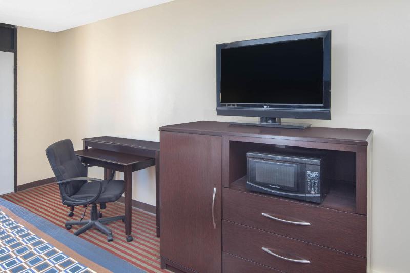 King Room - Disability Access/Smoking image 4