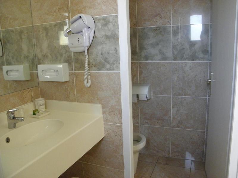 Double Room with Balcony image 3