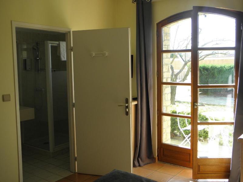 Double Room with Terrace image 3