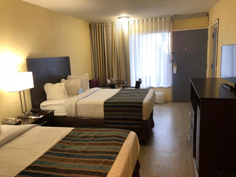 Double Room with Two Double Beds - First Floor/Smoking image 2