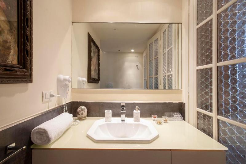 Deluxe Double Room with Balcony, N.14 image 3