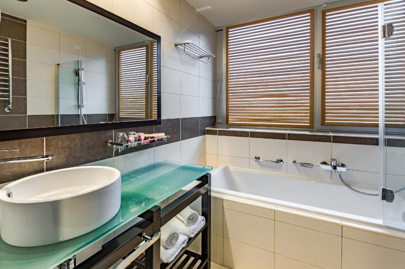 Single Room image 3