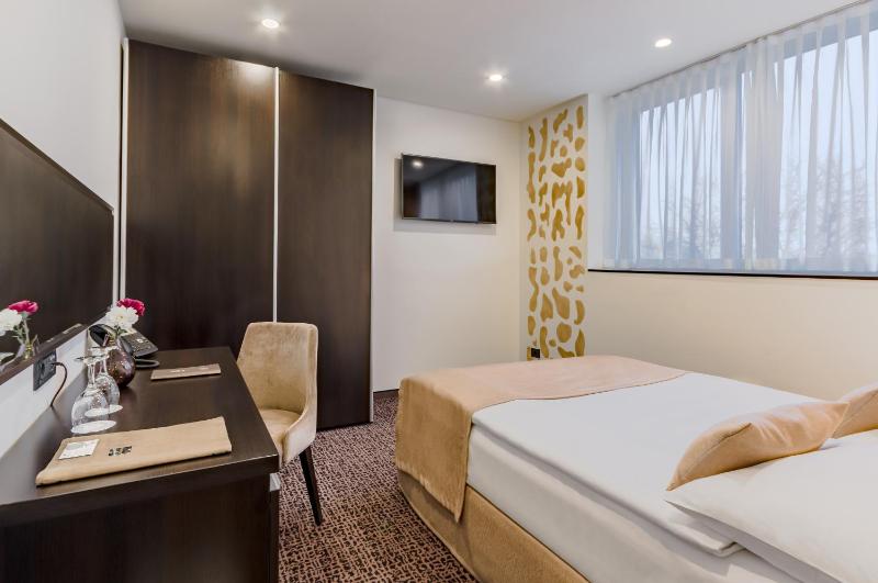 Single Room image 2