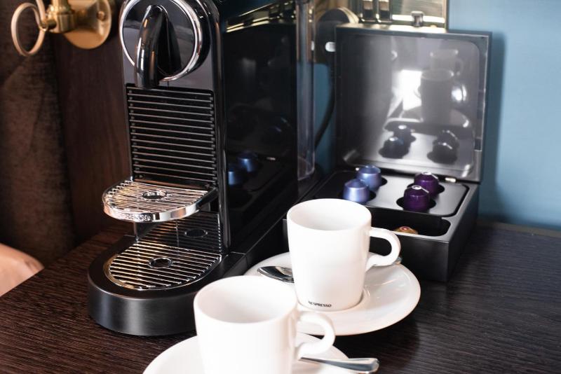 Small Double Room image 2