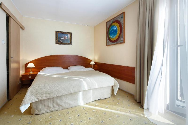 Apartment image 3