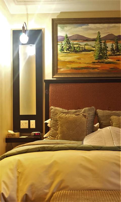 Constantia Manor Guest House - image 13