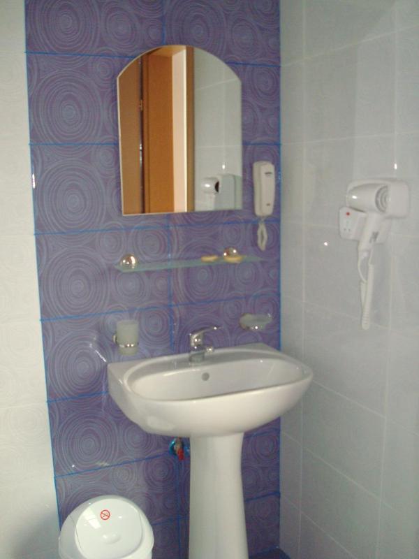 One-Bedroom Suite image 2