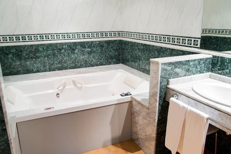 Suite image 3
