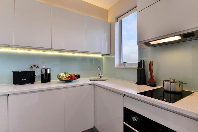 Premier One-Bedroom Apartment image 2