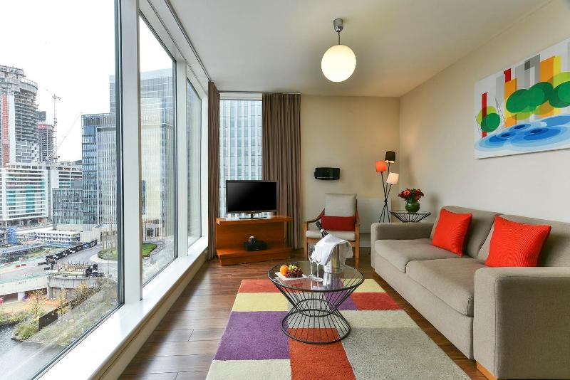 Premier One-Bedroom Apartment image 4