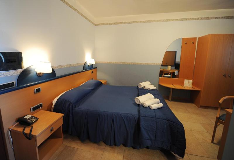 Double or Twin Room image 2