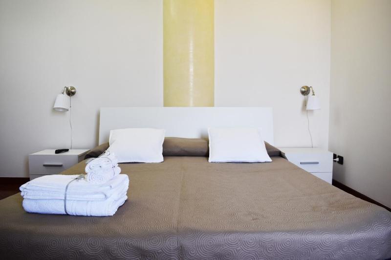 Triple Room with Pool View image 3
