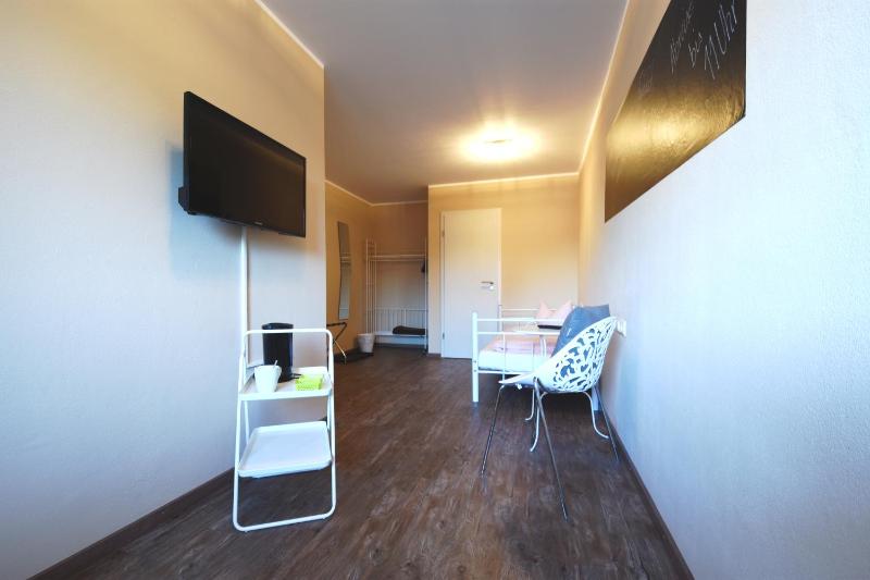 Single Room image 4