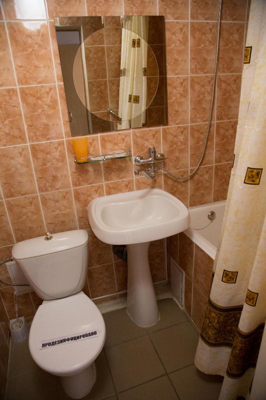 Standard Twin Room image 1