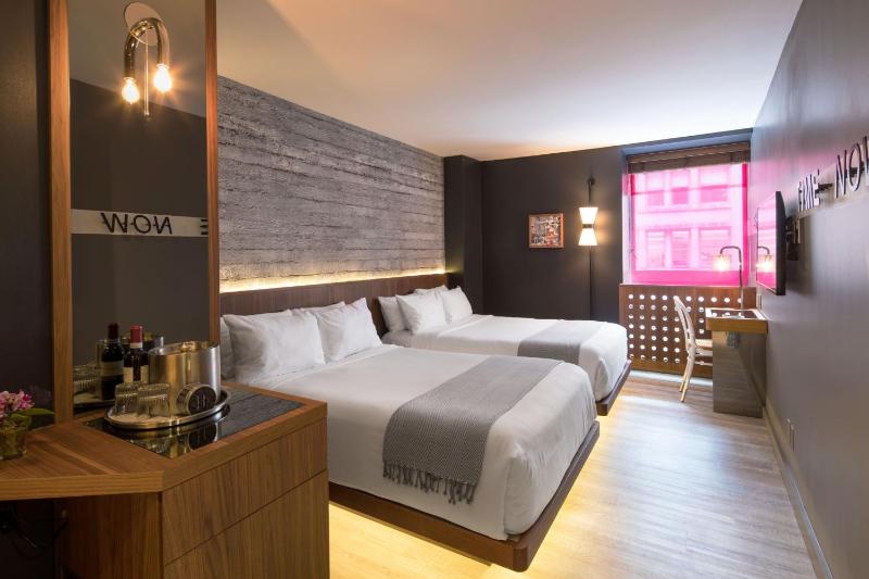 Double Room image 3