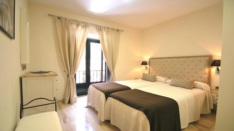 Apartamentos Living Sevilla Centro Maestranza - image 10