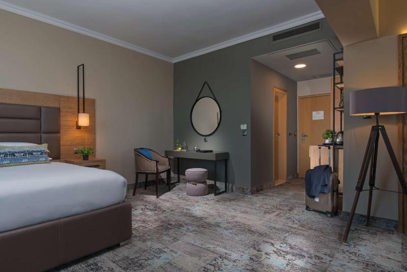 Executive Room image 2