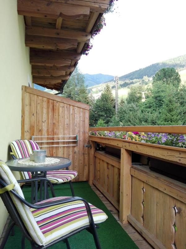 Standard One-Bedroom Apartment with Balcony image 3