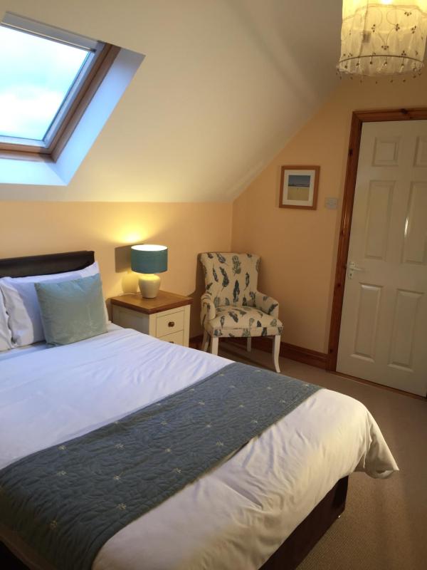 Standard Queen Room image 4