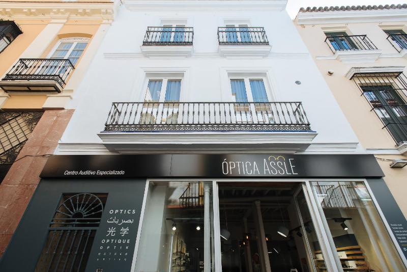 Deluxe Suite image 4