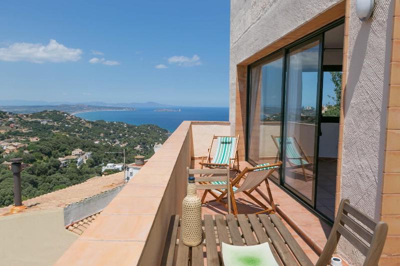 2 bedroom apartment in Begur center. Sea views terrace and pool Ref:H09 - image 24