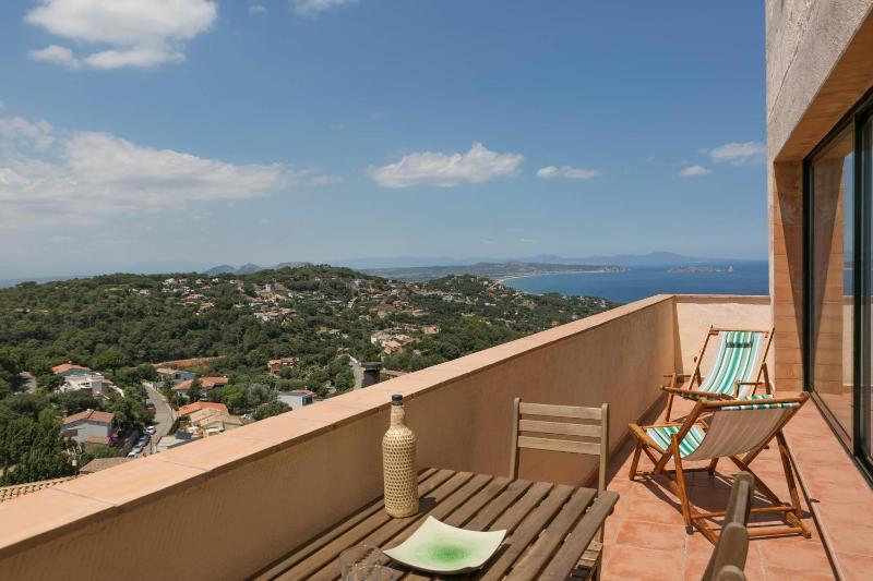 2 bedroom apartment in Begur center. Sea views terrace and pool Ref:H09 - image 13