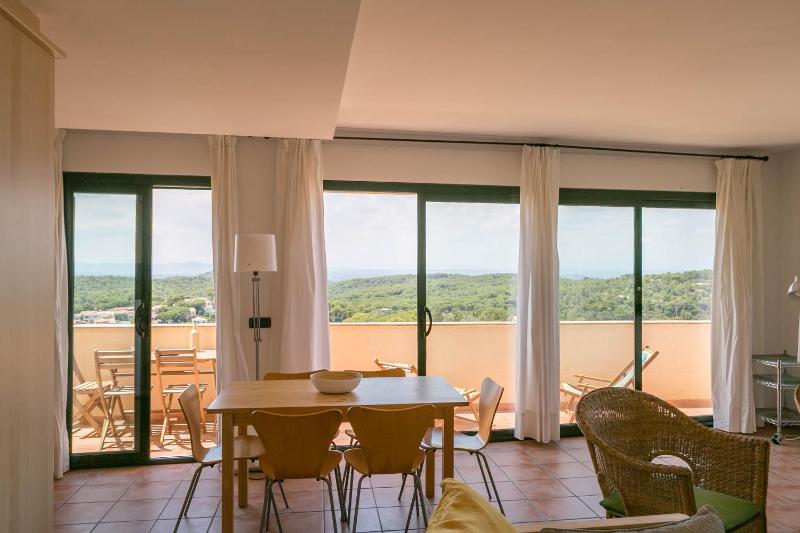 2 bedroom apartment in Begur center. Sea views terrace and pool Ref:H09 - image 19
