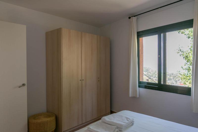 2 bedroom apartment in Begur center. Sea views terrace and pool Ref:H09 - image 9