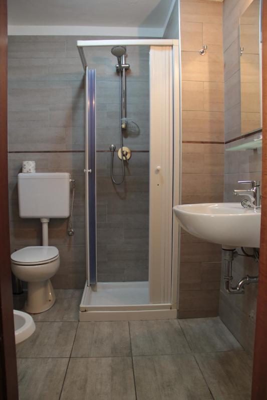 Quadruple Room image 2