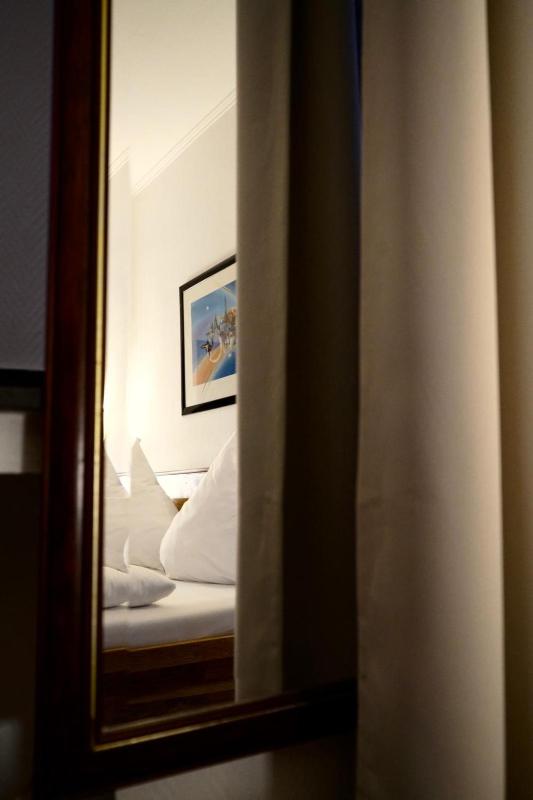 Superior Double or Twin Room image 4