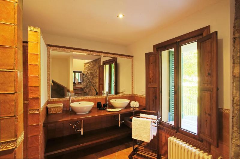 Junior Suite with Balcony image 3