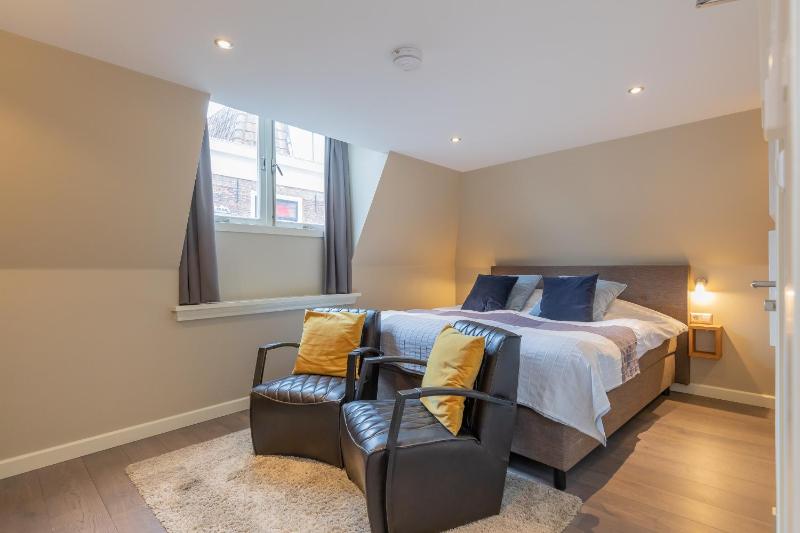 Double Room image 2