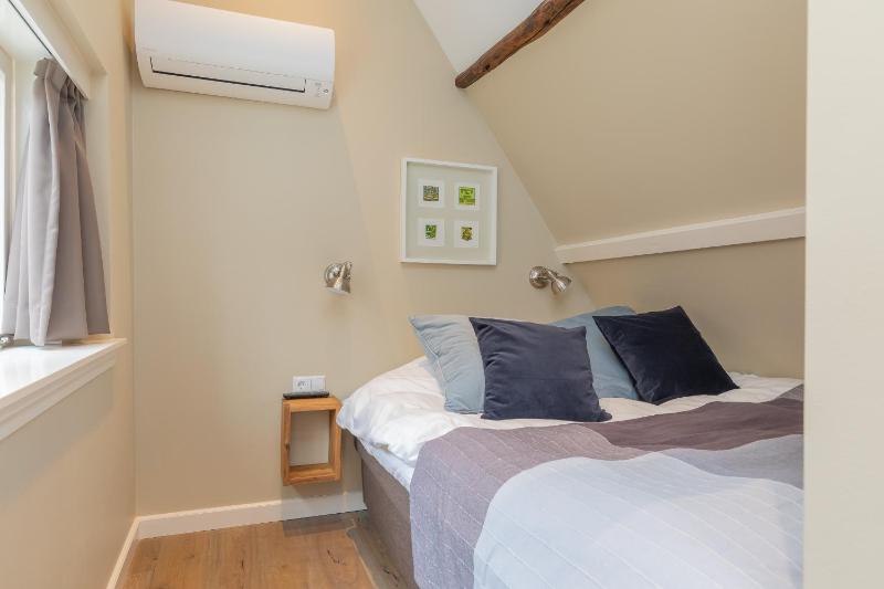 Superior King Room image 2
