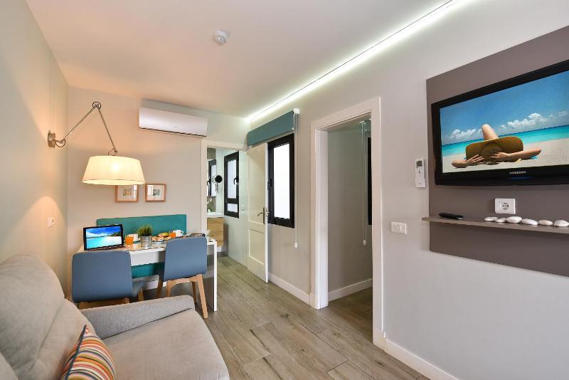 Hotel Apartamento Bajamar - image 36