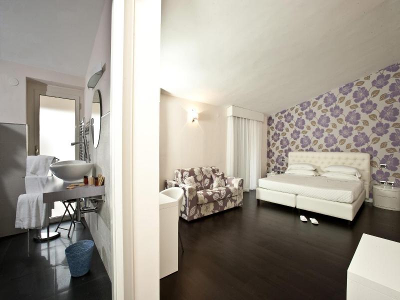 Junior Suite image 2