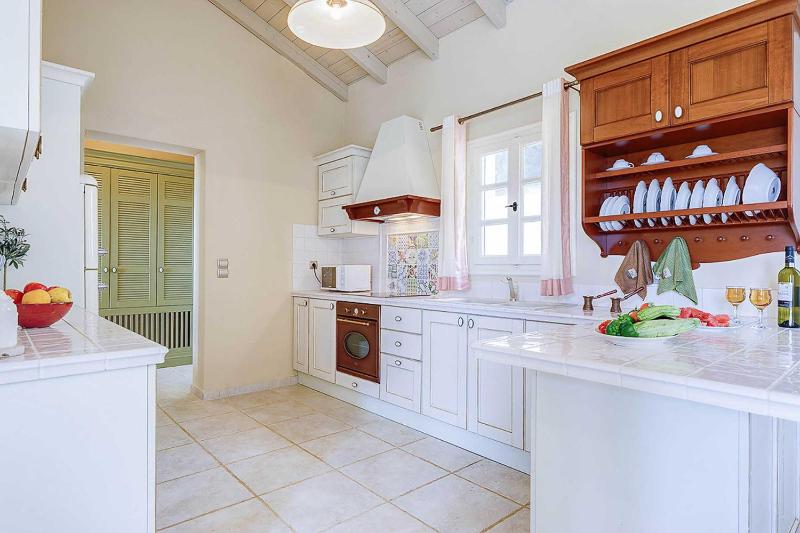 Three-Bedroom Villa image 4