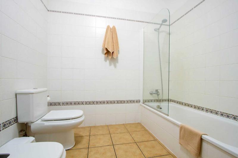 Five-Bedroom Villa image 3