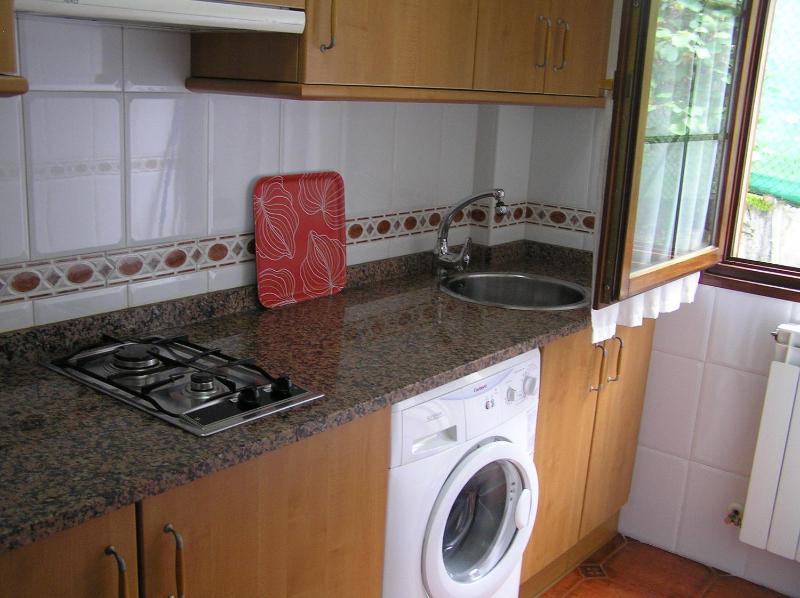 Studio Apartment with One Double Bed image 3